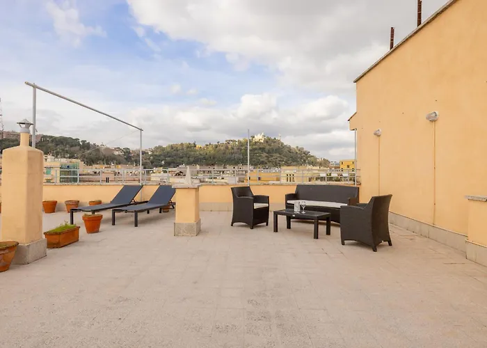 Floor With Rooftop Terrace Near St. Peter *