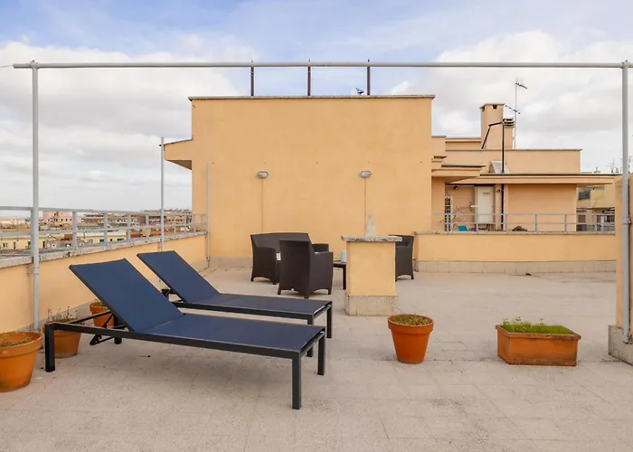 Apartment Floor With Rooftop Terrace Near St. Peter Rom